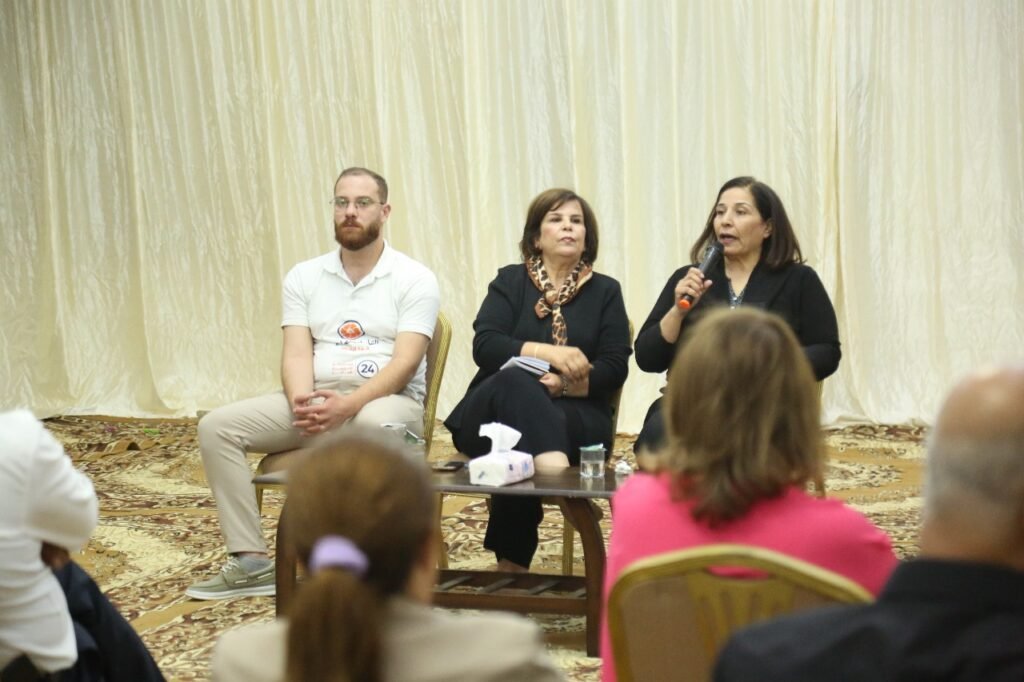 ندوة عن المرأة والشباب في خيمة التيار الديمقراطي