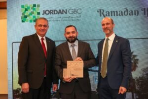 تكريم البنك الأردني الكويتي كأول بنك في الأردن يحصل على شهادة “إيدج” للأبنية الخضراء